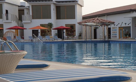 Dibba: 4* Stay with Half Board